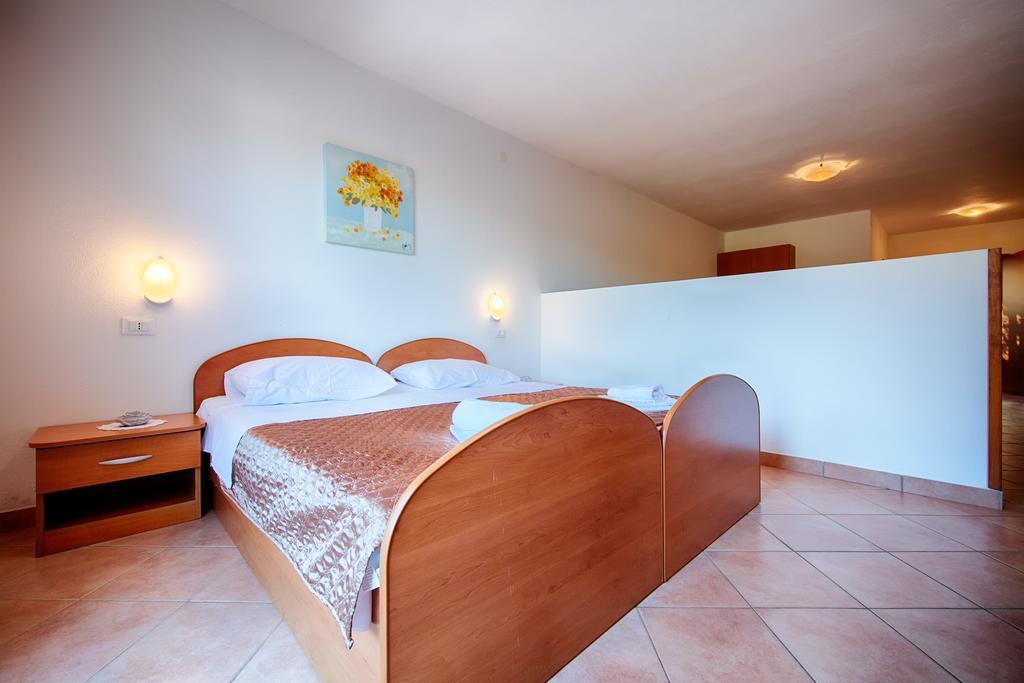 Apartments Bruna Λάστοβο Δωμάτιο φωτογραφία